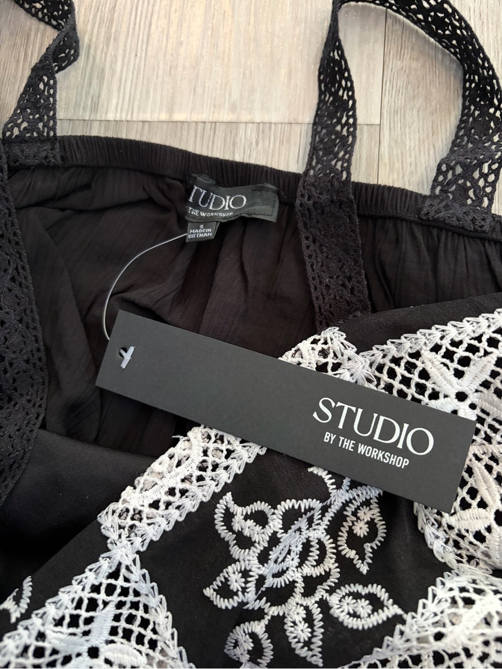 NEW The Workshop Floral Embroidered Checkered Lace Spaghetti Strap Top – Small - Picture 6 of 8
